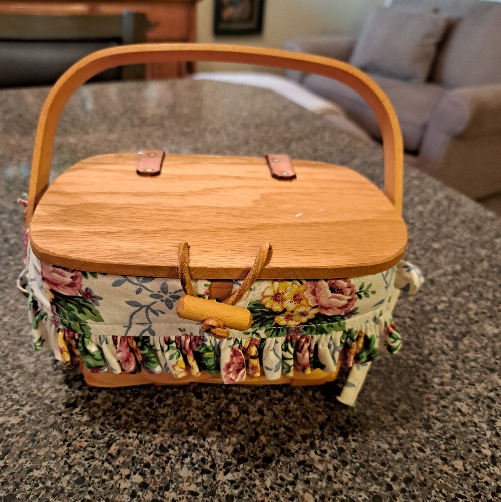 Longaberger Floral Picnic Basket with Wooden Lid And Plastic Insert